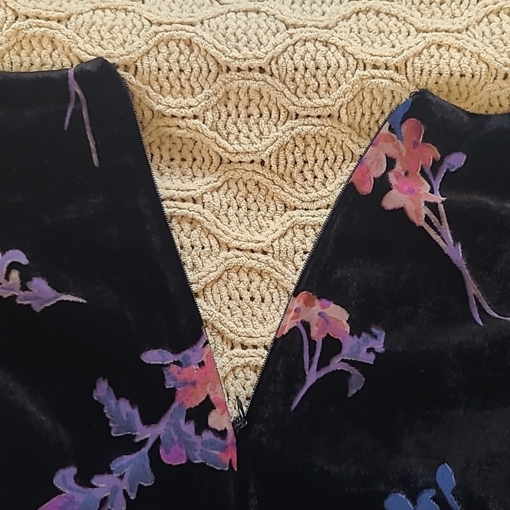Eliza J Black Velvet Floral Print High-Low Faux-Wrap Dress - Size 4 - Picture 7 of 9